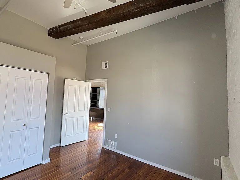 116 N 5th St #215 — Photo 7