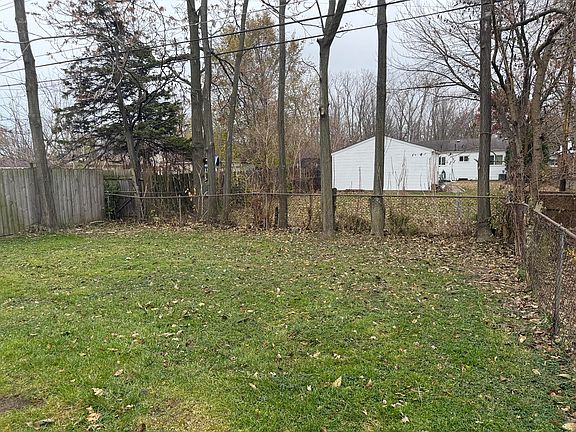 4th image of 20812 Woodward St