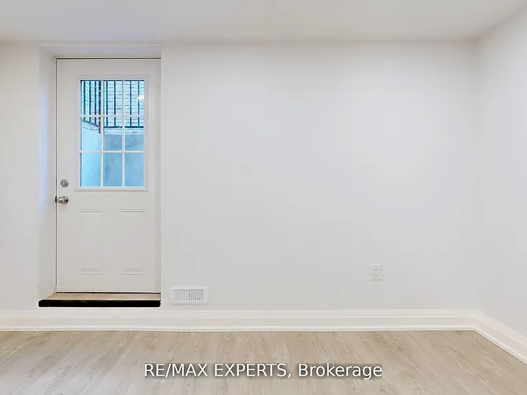1097 Wildwood Dr #LOWER — Photo 20