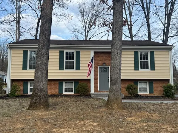 2753 Tanglewood Dr, Roanoke, VA 24018