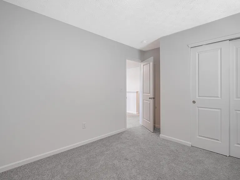 4000 Summit Ct — Photo 18
