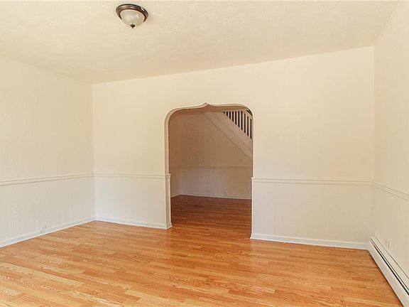 3rd image of 815 Market St