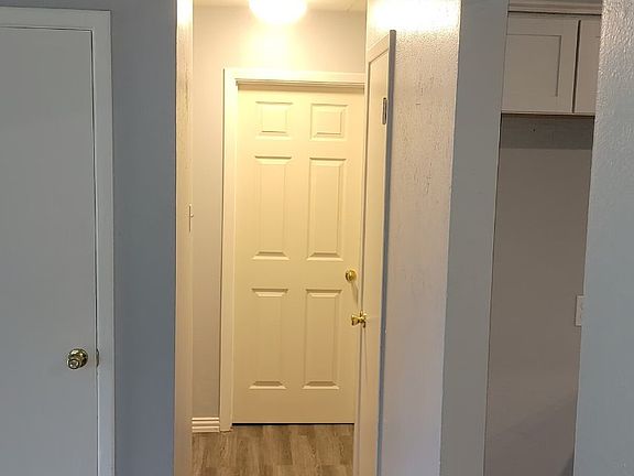 5th image of 113 N McKown Ave #1