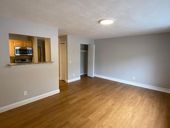 5th image of 210 Babcock St #17