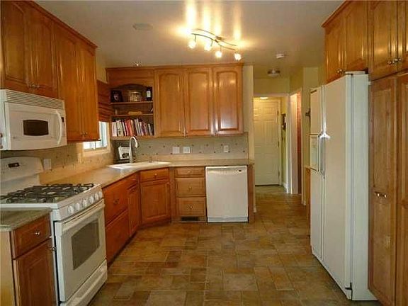 3rd image of 26951 Heatherford Dr