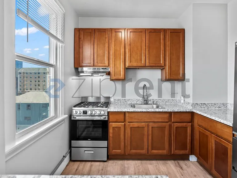 680 14th St #411 — Photo 17