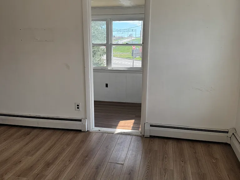 754 Roosevelt Ave #2 — Photo 8