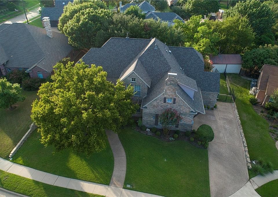 1st image of 2203 Oakwood Ct