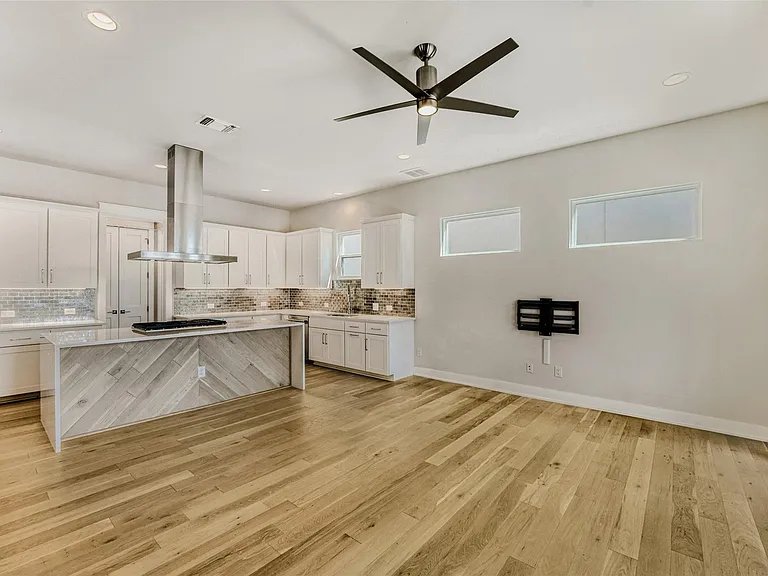 5002 Pecan Springs Rd #6 — Photo 12