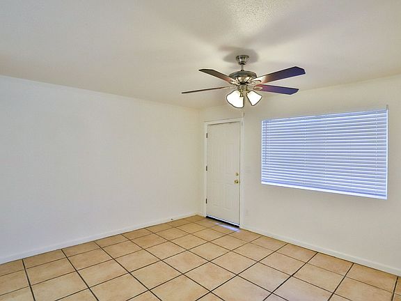5th image of 2518 N 58th Ln