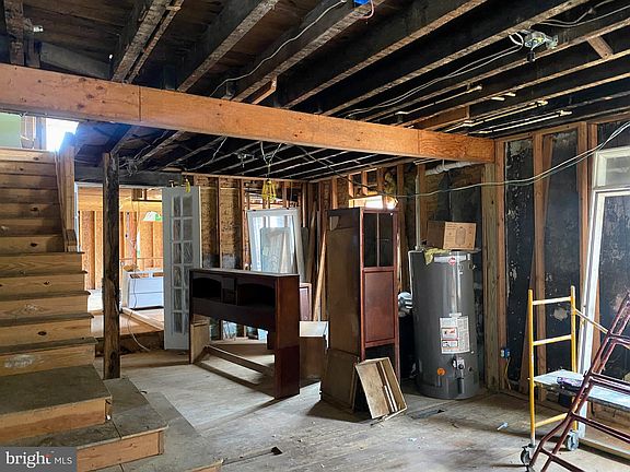4th image of 117 N 2nd Ave