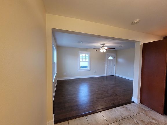 3rd image of 324 Chennault St