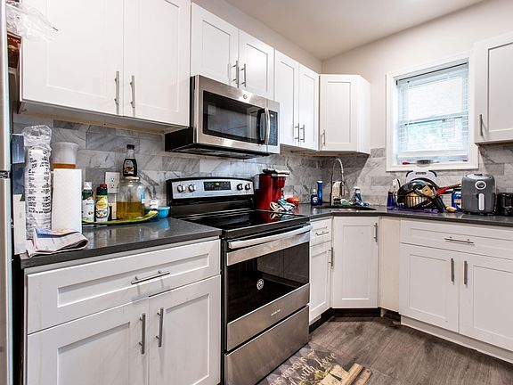 3rd image of 655 E Wishart St #1FF