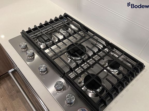 3rd image of 750 Dogwood St