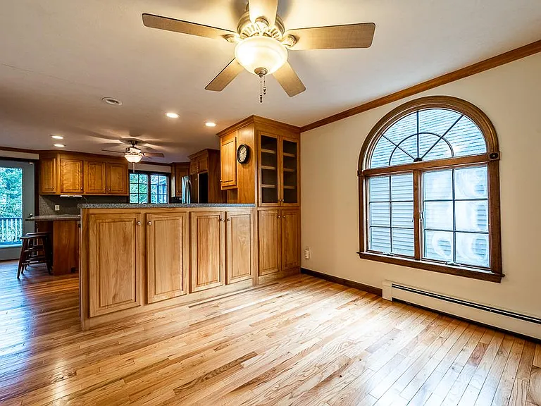 131 Hemlock Dr — Photo 14