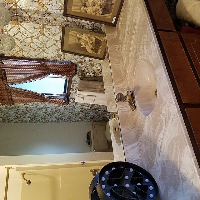 Guest bath 