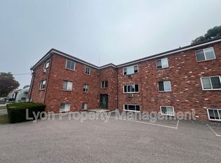 1000 Willett Ave APT 4, Riverside, RI 02915