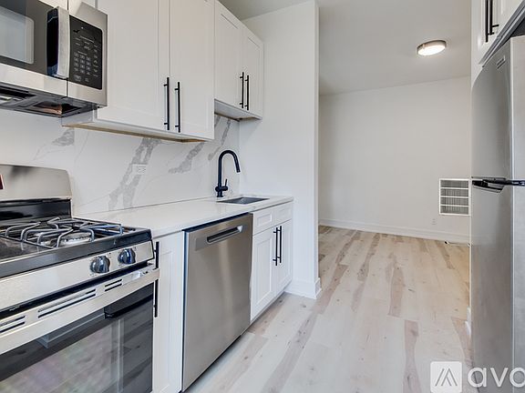 2nd image of 3052 W Cortland St #2
