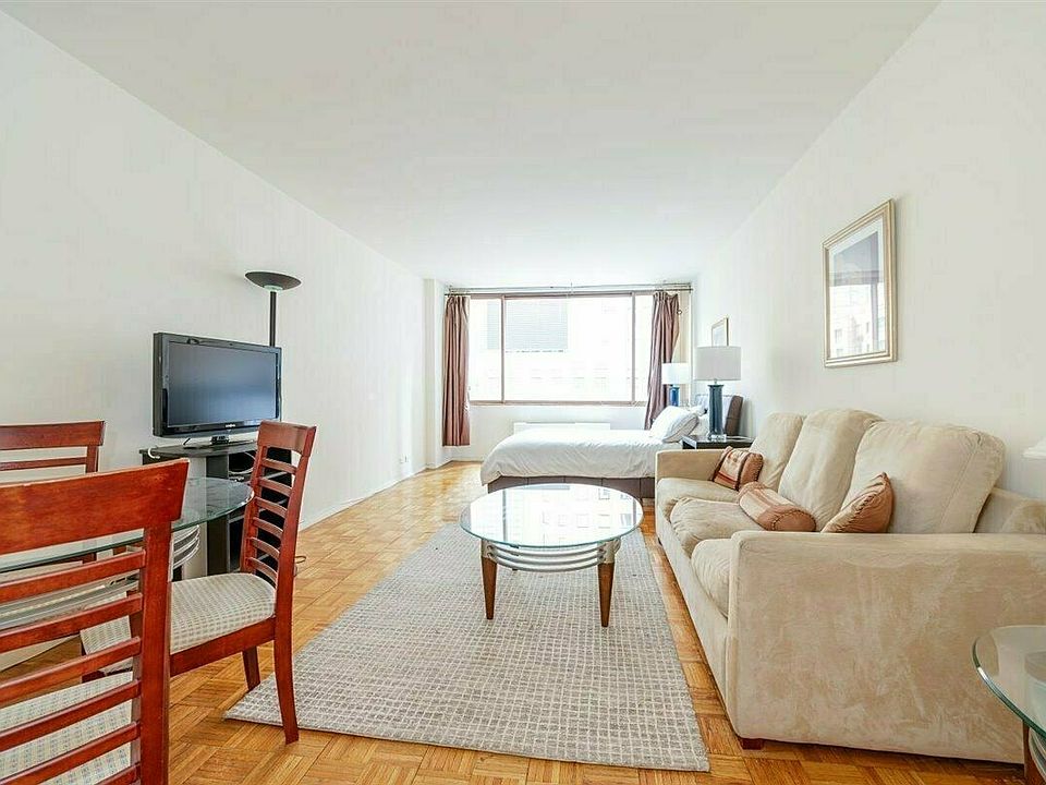 1st image of 350 W 50th St #5R1