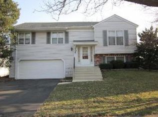 106 McClellan Ct, Bartlett, IL 60103