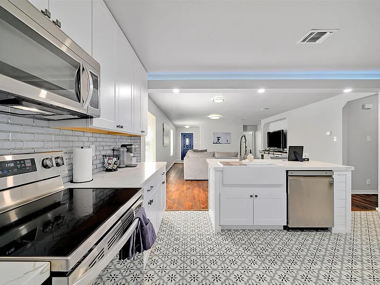 610 Duke Bnd — Photo 9