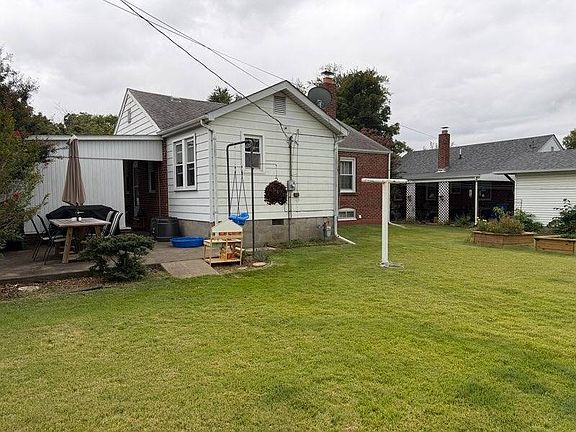 3rd image of 1103 W Cheffield Dr