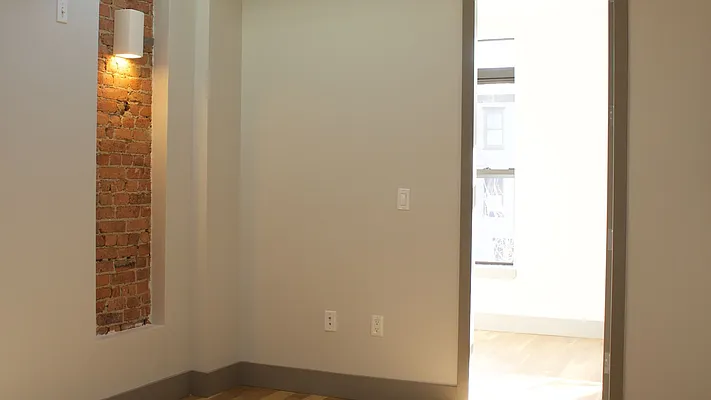 Rented by Nooklyn NYC LLC | media 37