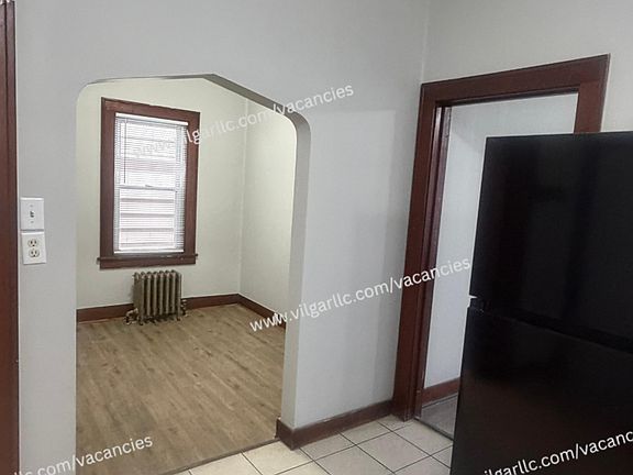 5th image of 1921 Clark St #1-R