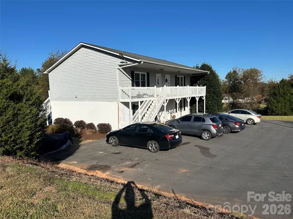 2106 Pax Hill Rd, Morganton, NC 28655