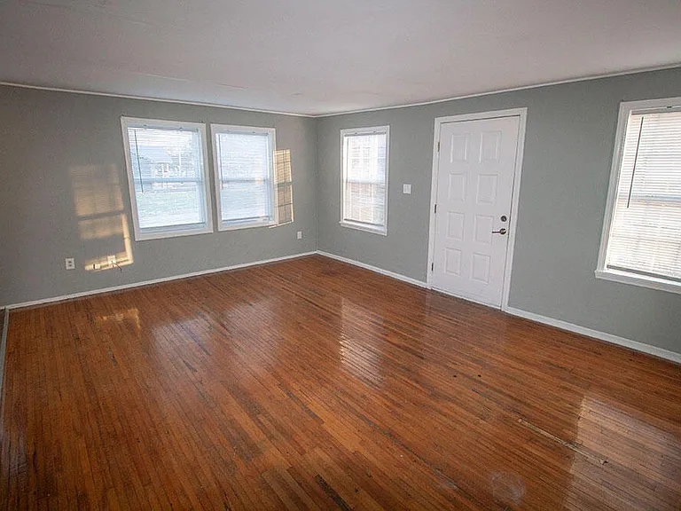 1507 W Worley St — Photo 15