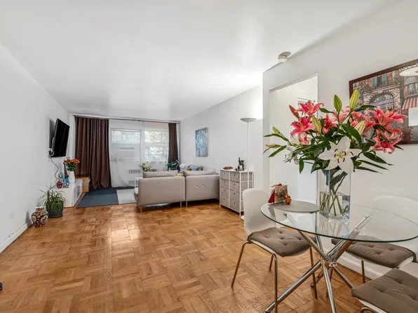 75-02 Austin Street image 3 of 16