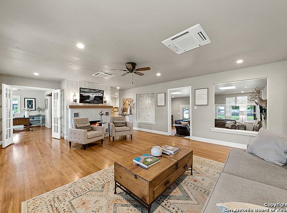 4th image of 2511 Blossom Dr