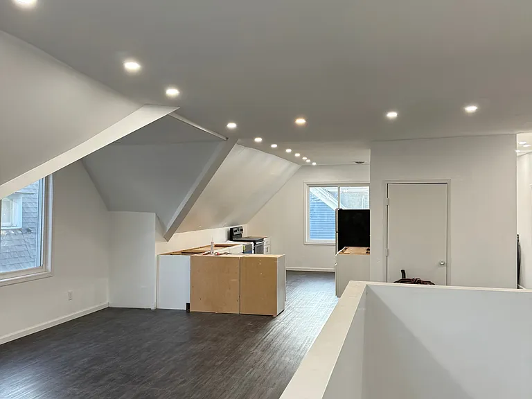 389 Richmond Ave #3 — Photo 7