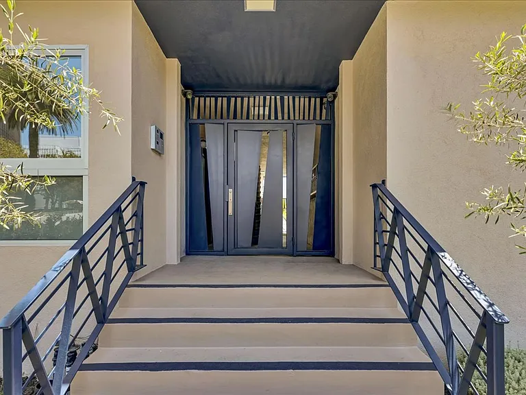 210 S Hamilton Dr #9 — Photo 28