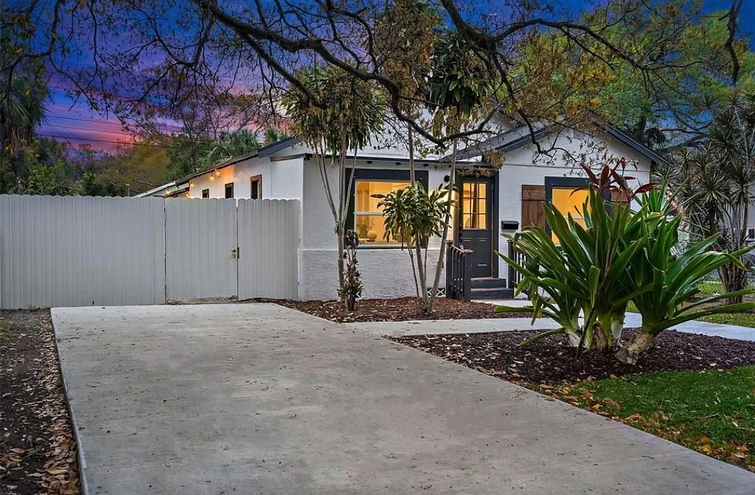 Building Photo - 3036 Emerson Ave S