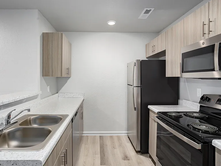 101 Townes Ave — Photo 1