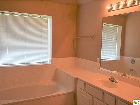 4th image of 450 Walnut Heights Blvd