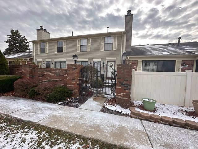 1st image of 38931 Golfview Dr E