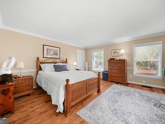 4th image of 513 Highpoint Cir