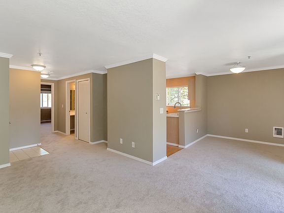 5th image of 12515 109th Ct NE APT B201