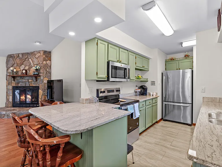 147 Bain Ln — Photo 9