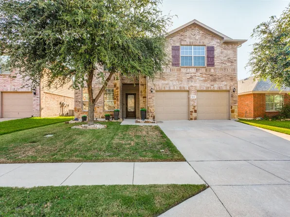8616 Shallow Creek Dr, Fort Worth, TX 76179