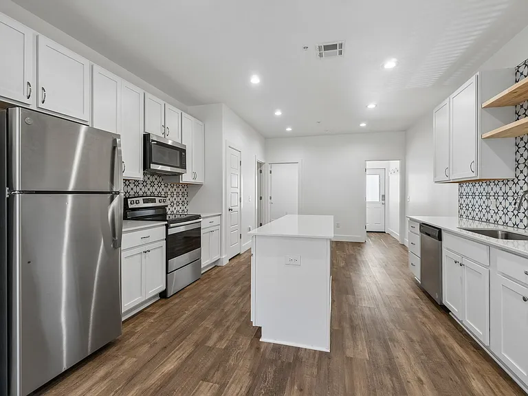 925 S Knoblock St — Photo 5