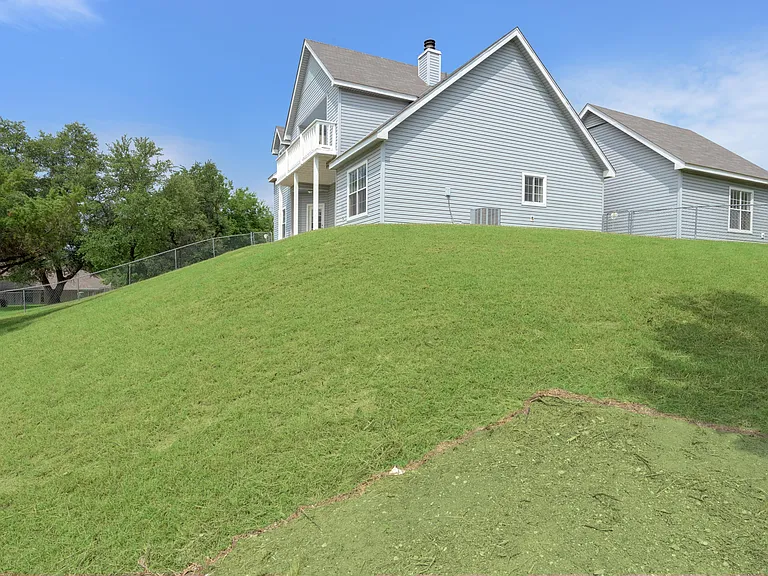 1810 Mesa Oaks Cir — Photo 50