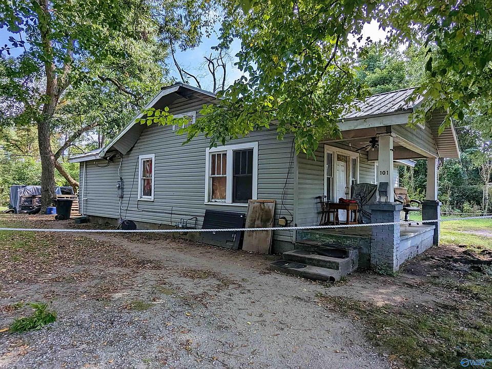 2nd image of 102 N 2nd St