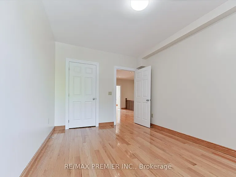1575 Bayview Ave — Photo 9