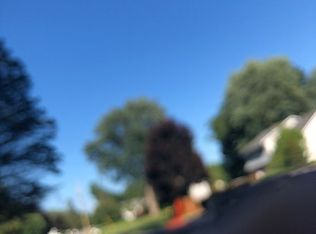 27 Cloverleaf Dr, Ballston Lake, NY 12019