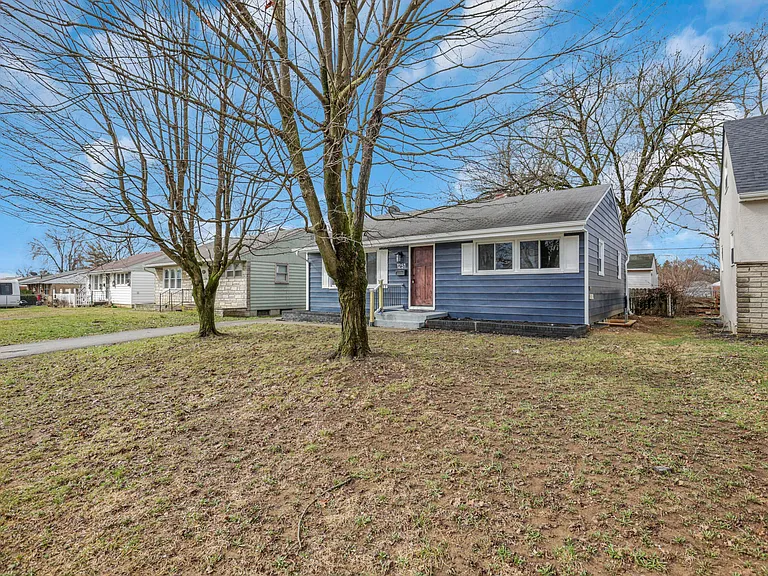 1251 Dellwood Ave — Photo 3