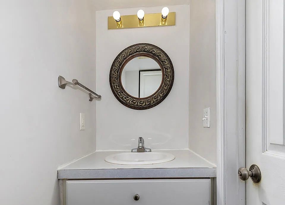 1st image of 1111 Orville St SE #1