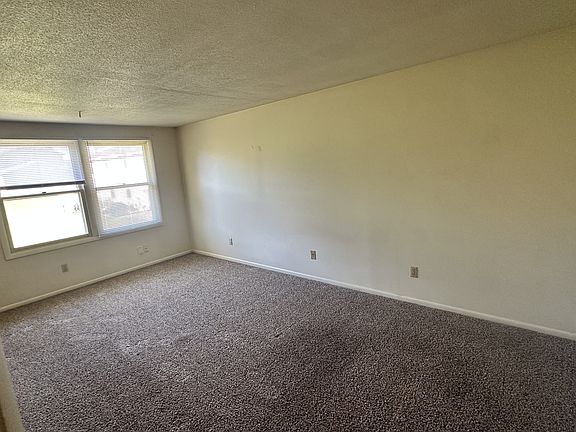 3rd image of 7190 N Roanoke Rd #2